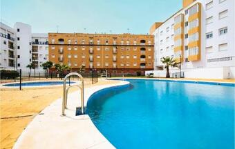 Amazing Apartment In Isla Cristina With Outdoor Swimming Pool, Wifi And 3 Bedrooms