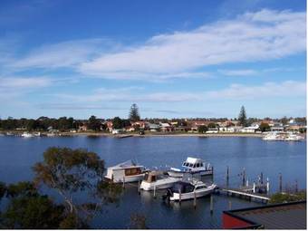 Absolute Lakes Entrance Motel
