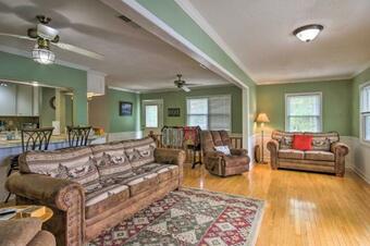 Lakeside Haven With Private Dock Fish And Swim!