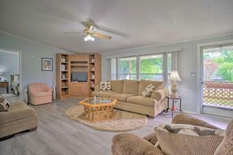 Quaint Ridgely Home About 9 Mi To Reelfoot Lake!