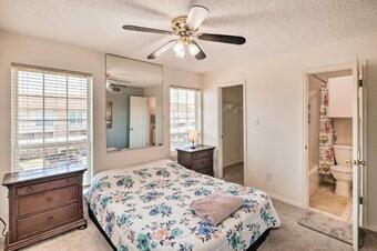 Quiet Houston Townhome With Neighborhood Pool!