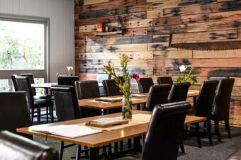 Motel Heyfield Railway Hotel