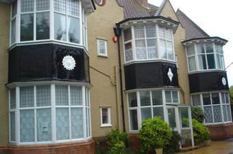 Bed & Breakfast Cloisters Guest House