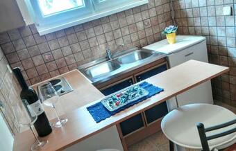 Hostal Room In Apartment - Discover The Magic Of Nature