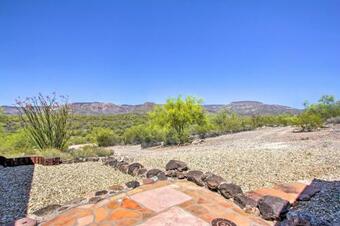 Unique Phoenix Abode With 2-tier Patio And Grills