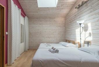 Jolie Maison Avec Piscine Int�rieure Et Sauna