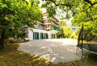 Chiavari Cozy Apartments In Villa With Shared Garden & Parking