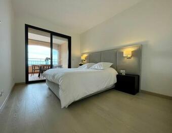 Sea View Apartment In The Heart Of Monaco
