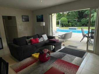 Villa Avec Piscine Dans Les Dombes