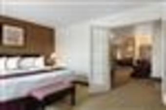 Hotel Ramada Inn & Suites Red Deer