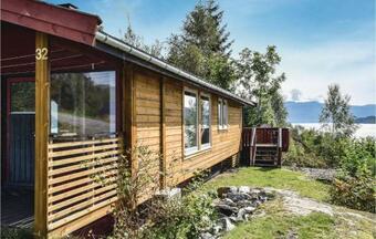 Three-bedroom Holiday Home In Sandvoll