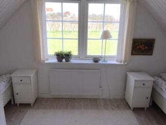 Nyhamnsl�ge Med Sundsutsikt Och N�ra Till Strand.