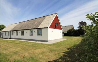 Stunning Home In L�ber�d With Wifi And 4 Bedrooms