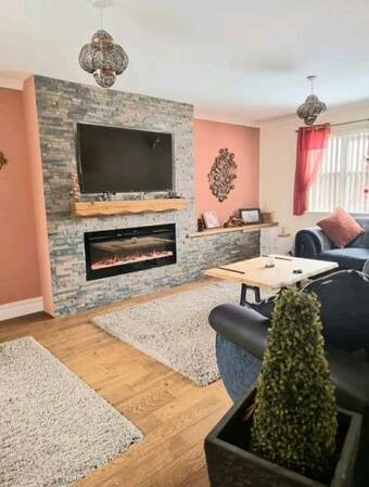 Wonderful 3 Bedroom Family Home With Hottub.