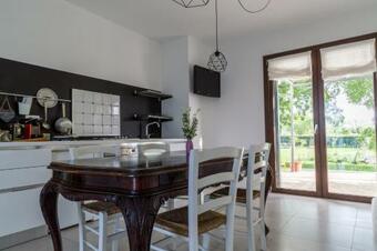 All'ombra Del Bagolaro