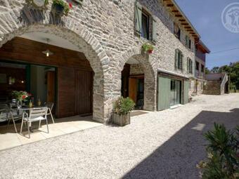 G�te Croizet-sur-gand, 7 Pi�ces, 12 Personnes - Fr-1-496-25