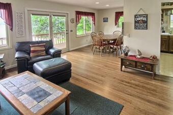 Lakeshore Cottage