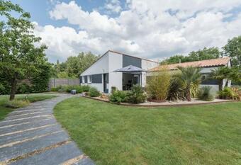 Agr�able Maison Avec Grand Jardin Et Terrasse