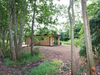 Unique Birdwatching Lodge, An Experience In Nature