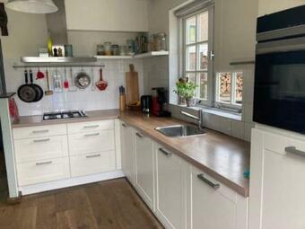 Apartamento Twee-onder-een-kap, Ruime Tuin, Stad