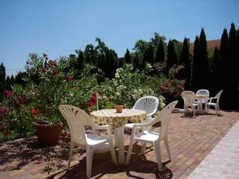 Magyar Apartmanh�z Iv.