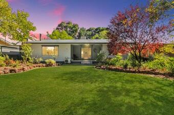 Villa A Lovely Oasis On The Hay Plains.