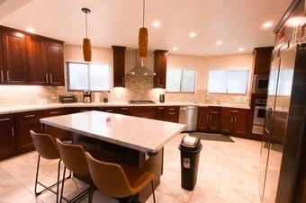 Private Hilltop Villa W/pool, Office & Fiber Wifi