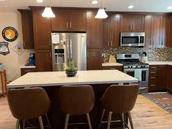Apartamento Stylish Centrally Located 4 Bedroom Home