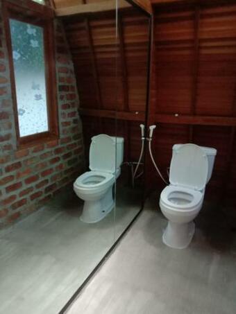 Hotel Dekamil Cottage Villa Kebun