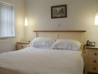 Hollies Cottage 5 - Ukc4521