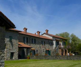 Coriana Apartments & Villas