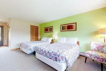 White Mountain Retreats