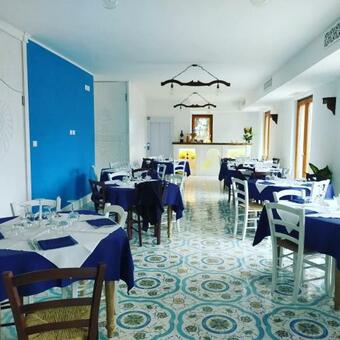 Hostal Room In Bb - Elegant And Relaxing Farmhouse Nestled In The Heart Of Cilento