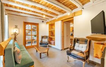 Beautiful Home In Ribera Baja - Alcala L With Outdoor Swimming Pool, Wifi And 7 Bedrooms