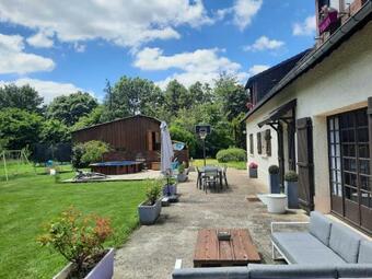 Maison De Campagne Avec Piscine Et Grand Terrain
