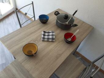 Apartamento St-pons-de-thomi�res : T3 Au Calme Et Belle Vue.