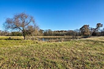 Luxury Cabin With Pond, Working Ranch Near Nevada, Mo