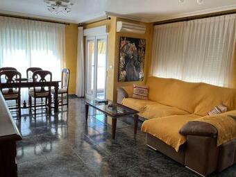 Apartamento Brisa De Poniente, Con Cochera Y A. Acondicionado