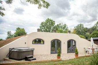 The Nest, Hobbit House