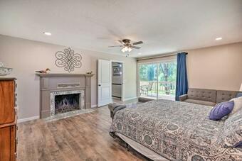 Spacious Golf Course Cabin With Pond Fishing!