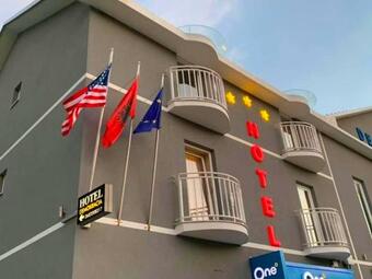 Hotel Demokracia