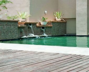 Hotel Diamond Suites And Residences