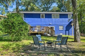 Waterfront Middleburg Getaway With Fire Pit!