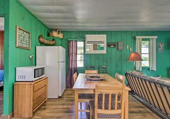 Lakefront Retreat With Boat Rentals, Beach And Bar