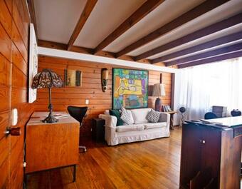 Arty Apartment At Miraflores, Wide 160 Meters!