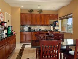 Hotel Howard Johnson Inn And Suites - Pico Rivera