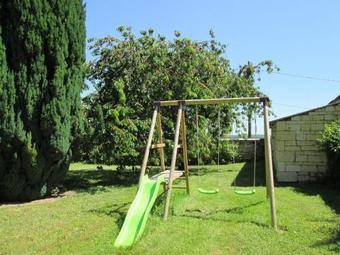 Cozy Family Home Near Forest In Lerne