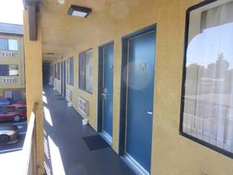 Motel Simply Home Inn & Suites - Riverside