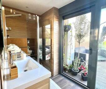 Luxuriously 3 Beds Apartment With Private Jacuzzi