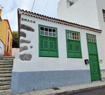 Casita Drago - Cozy Traditional House With Nice Terrace